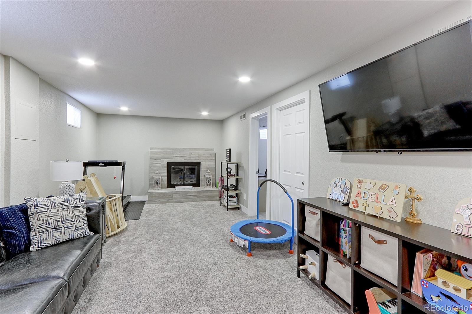 MLS Image #18 for 2136 s balsam court,lakewood, Colorado