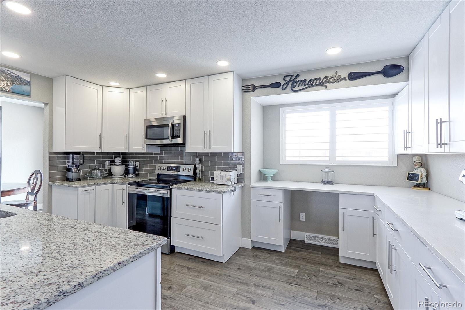 MLS Image #4 for 2136 s balsam court,lakewood, Colorado