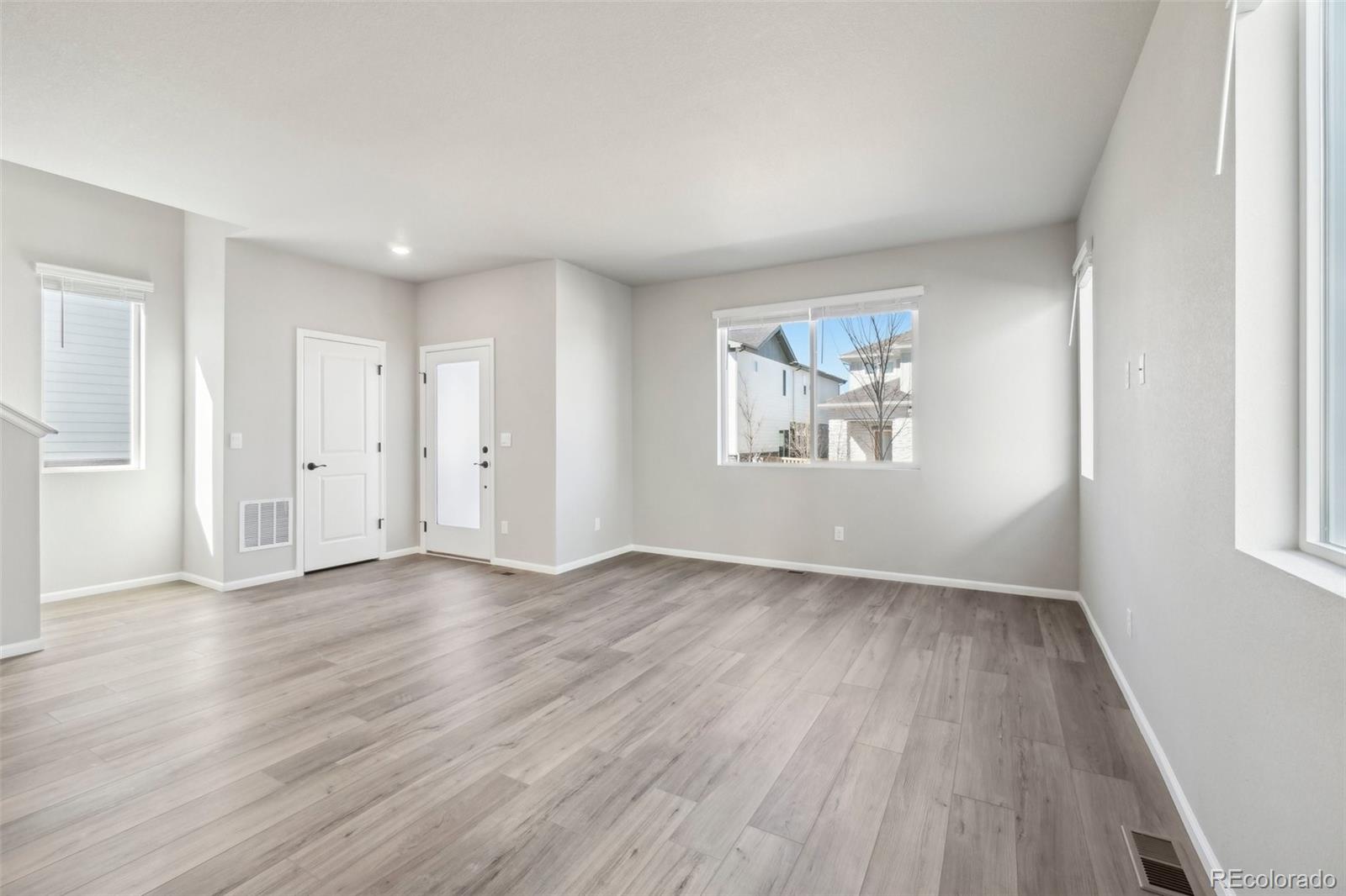 MLS Image #2 for 21142 e 63rd drive,aurora, Colorado