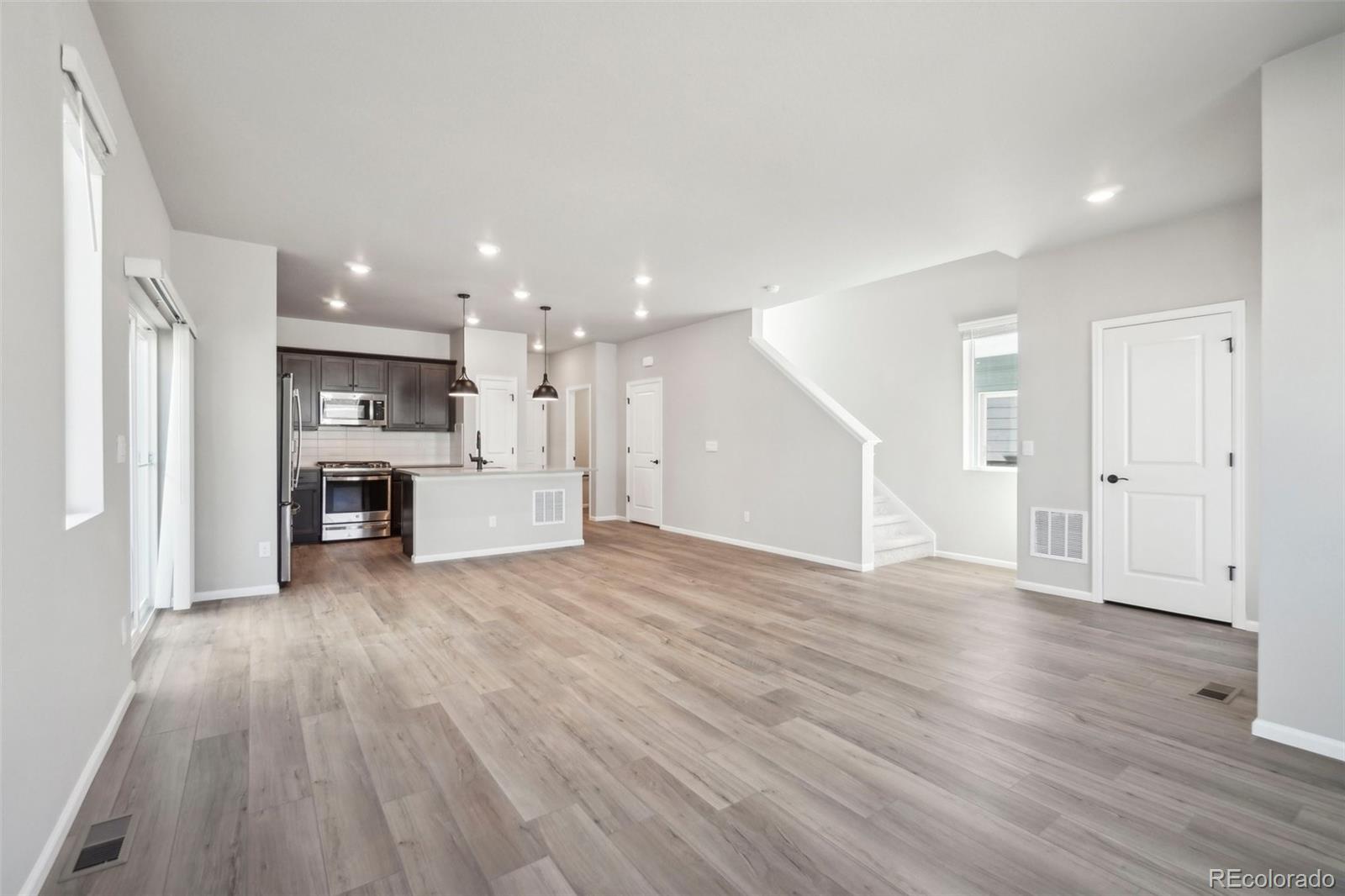 MLS Image #4 for 21142 e 63rd drive,aurora, Colorado