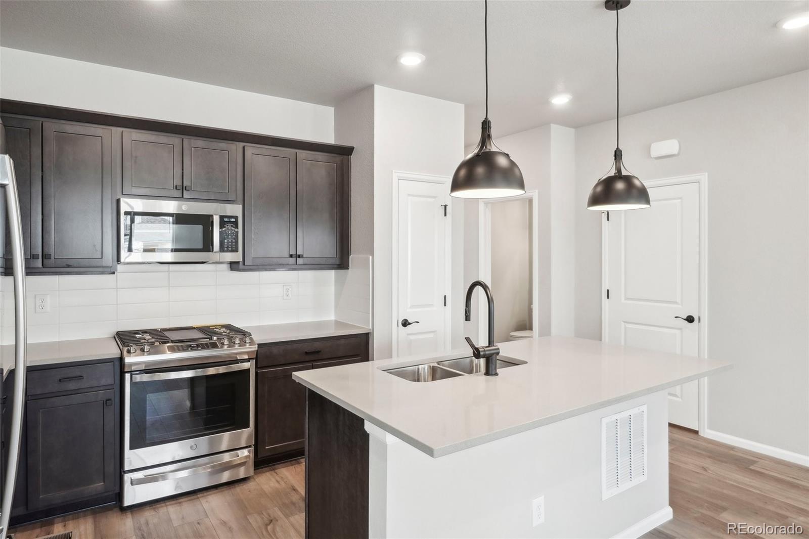 MLS Image #7 for 21142 e 63rd drive,aurora, Colorado