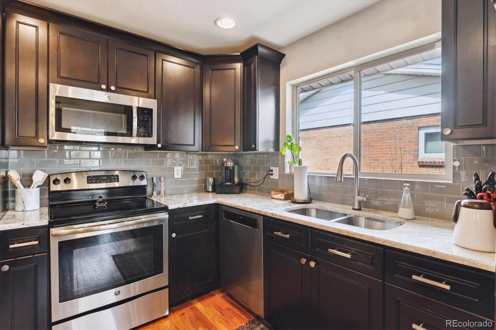 MLS Image #19 for 794 s ivy street,denver, Colorado