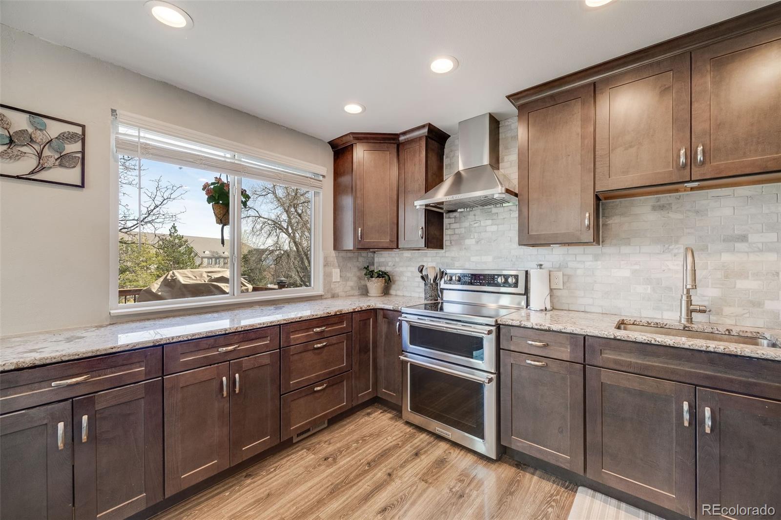 MLS Image #13 for 13654  omega circle,lone tree, Colorado