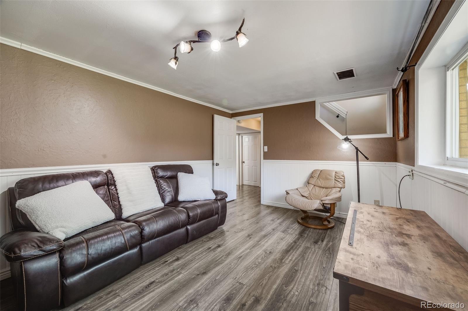 MLS Image #21 for 13654  omega circle,lone tree, Colorado