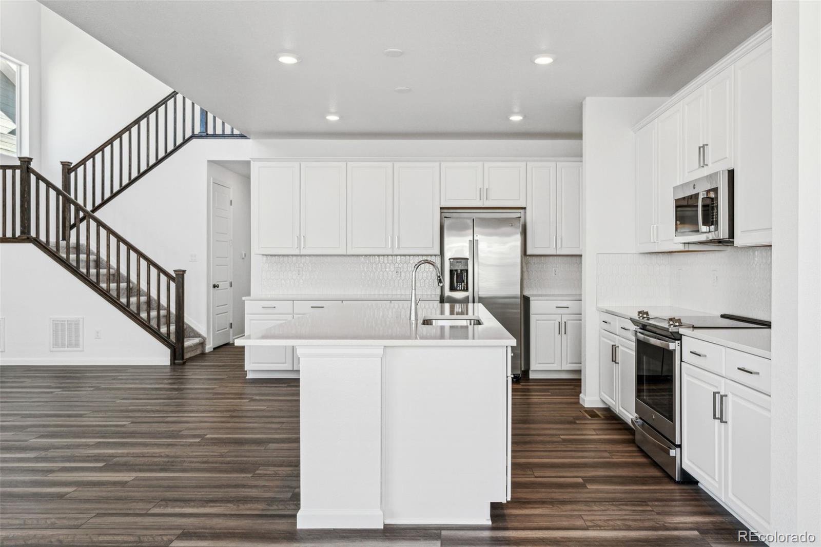 MLS Image #11 for 16651 w 93rd avenue,arvada, Colorado