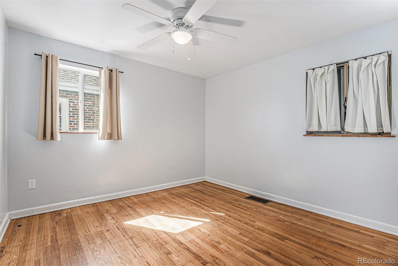 MLS Image #11 for 865 s dale court,denver, Colorado
