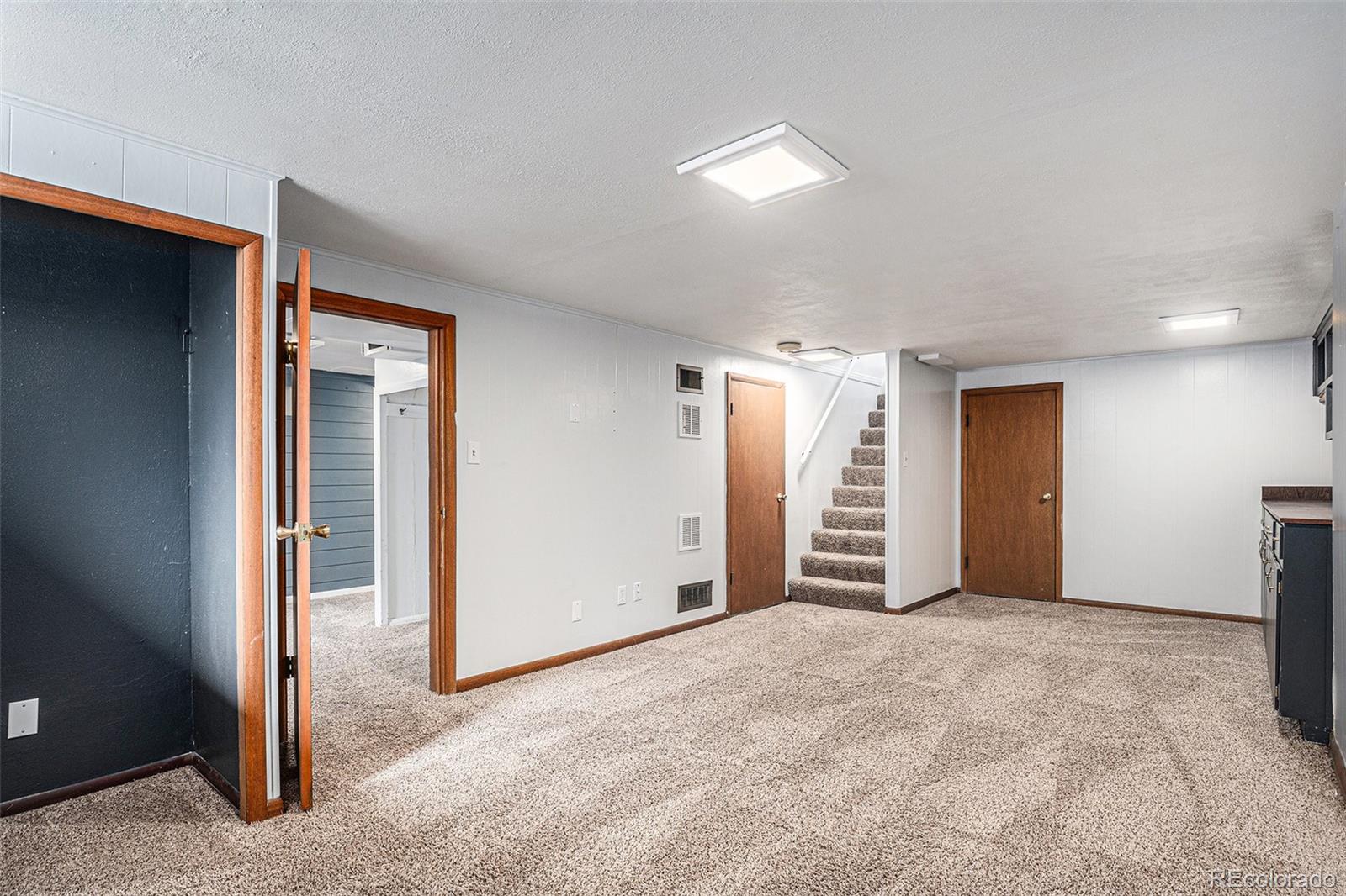 MLS Image #15 for 865 s dale court,denver, Colorado