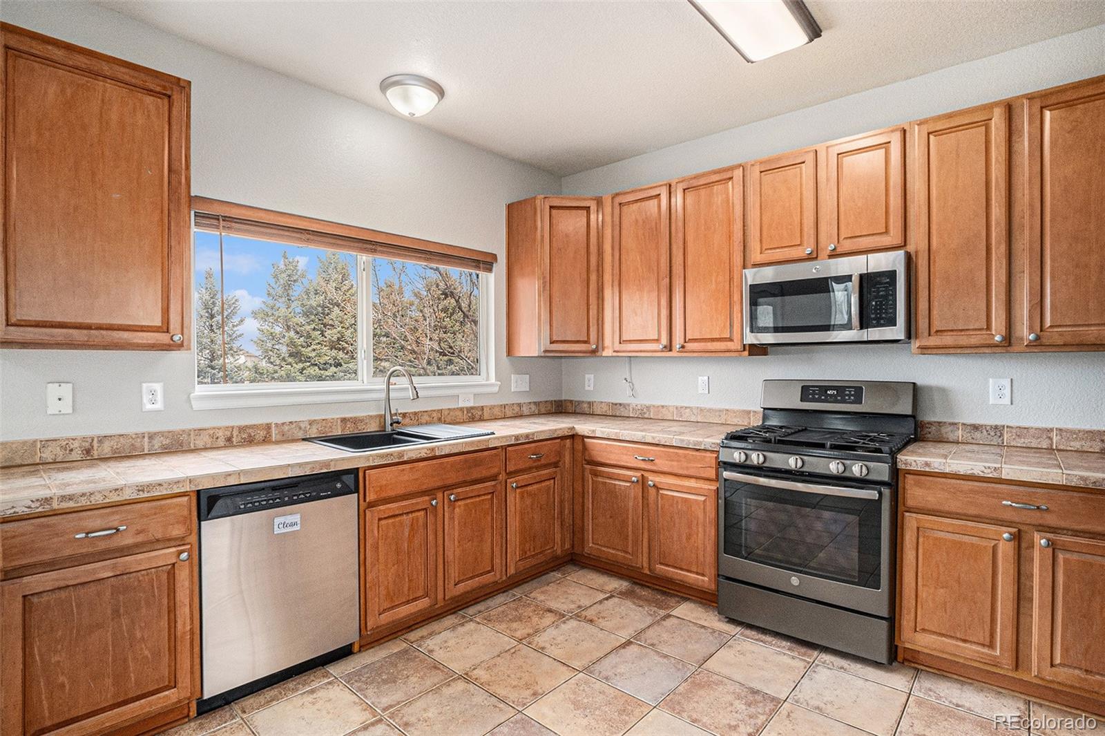 MLS Image #6 for 24641 e kansas circle,aurora, Colorado