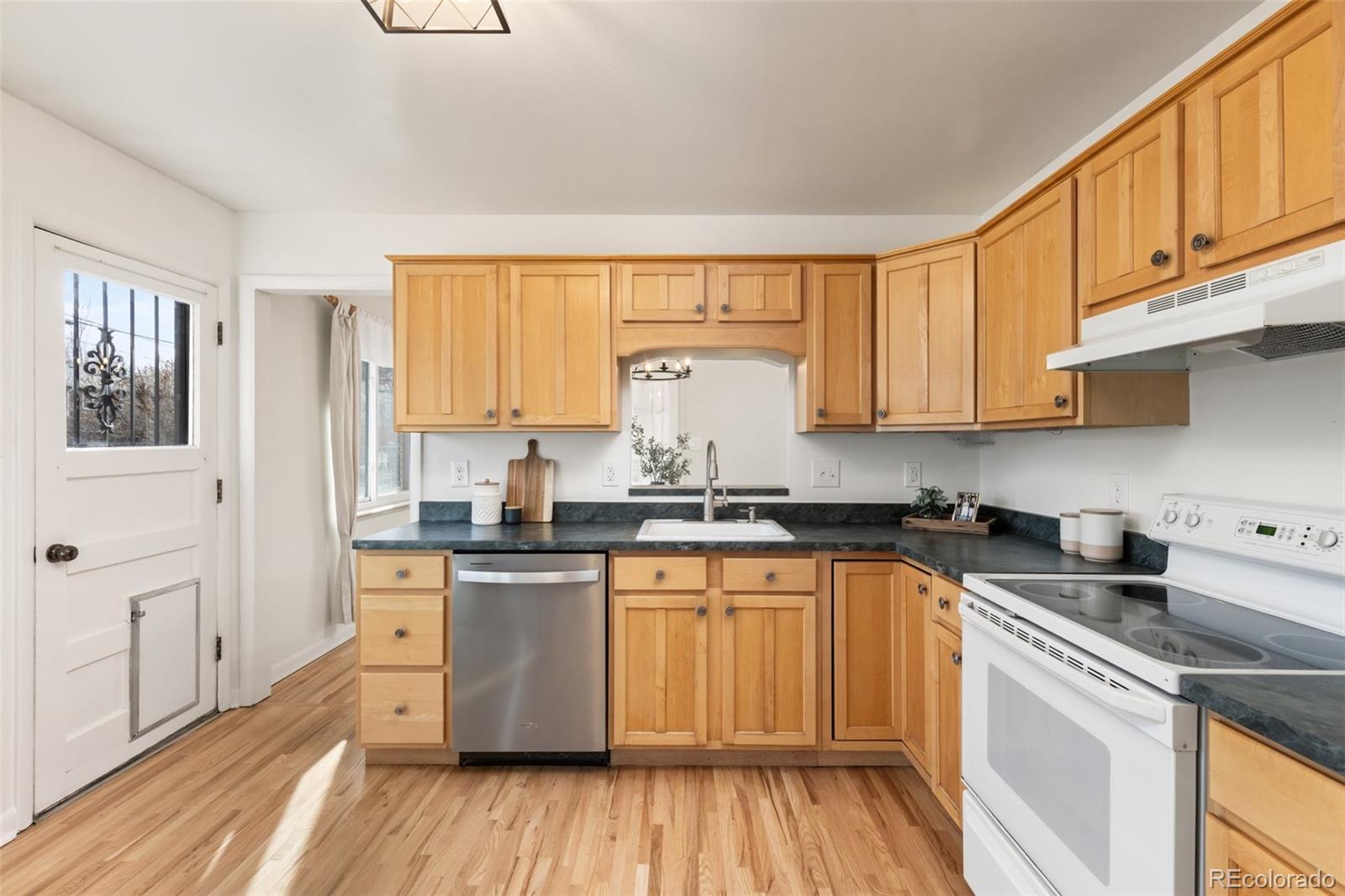 MLS Image #9 for 5520 e bails drive,denver, Colorado