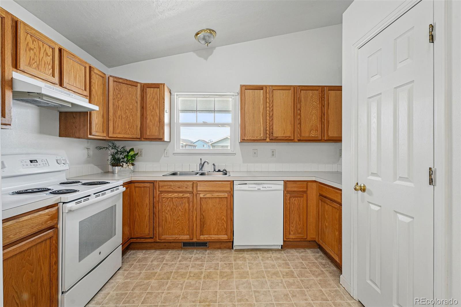MLS Image #10 for 2704  coronado ,evans, Colorado