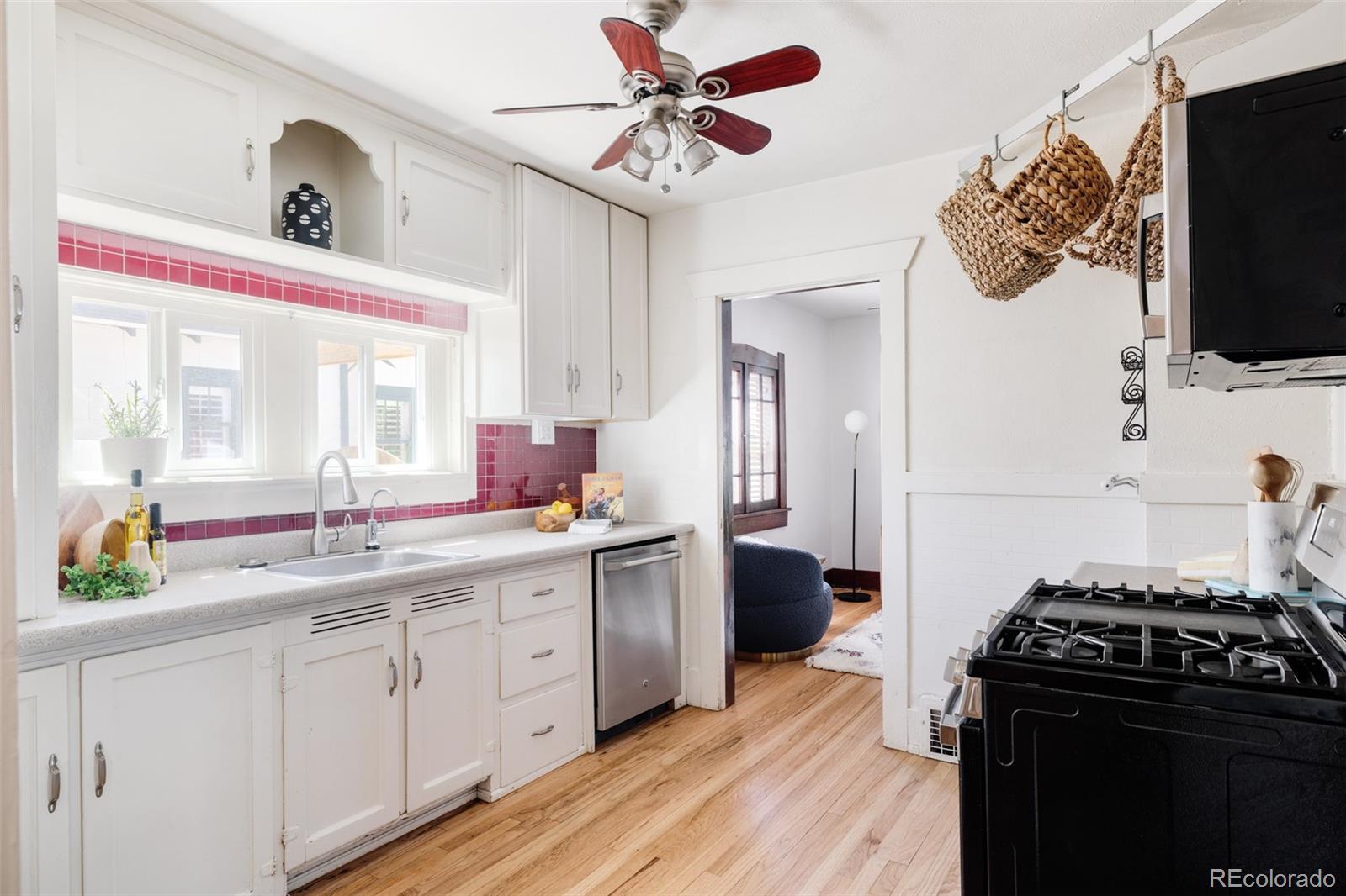 MLS Image #11 for 2050 s lafayette street,denver, Colorado