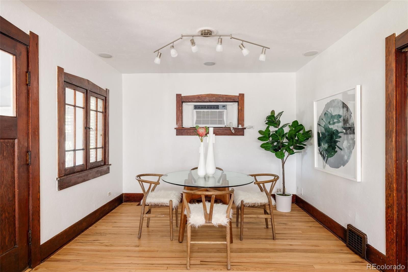 MLS Image #4 for 2050 s lafayette street,denver, Colorado