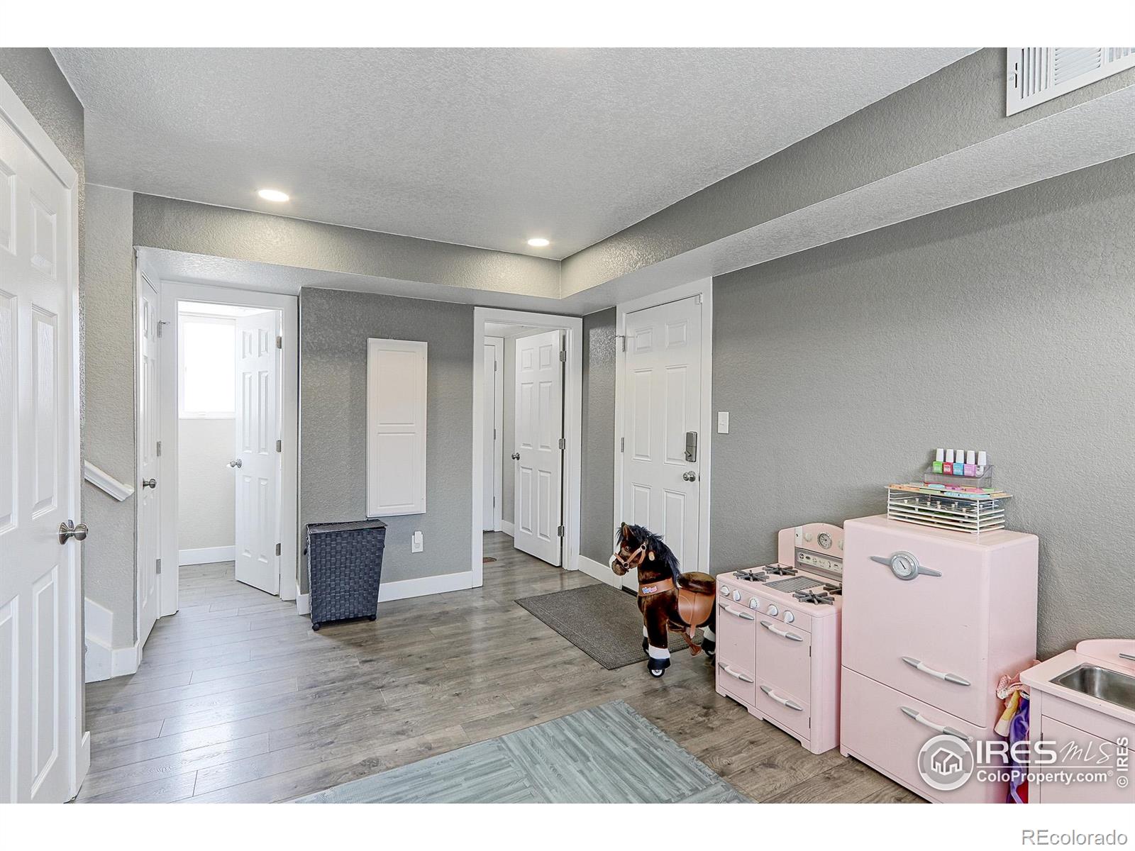 MLS Image #10 for 2136 s balsam court,lakewood, Colorado