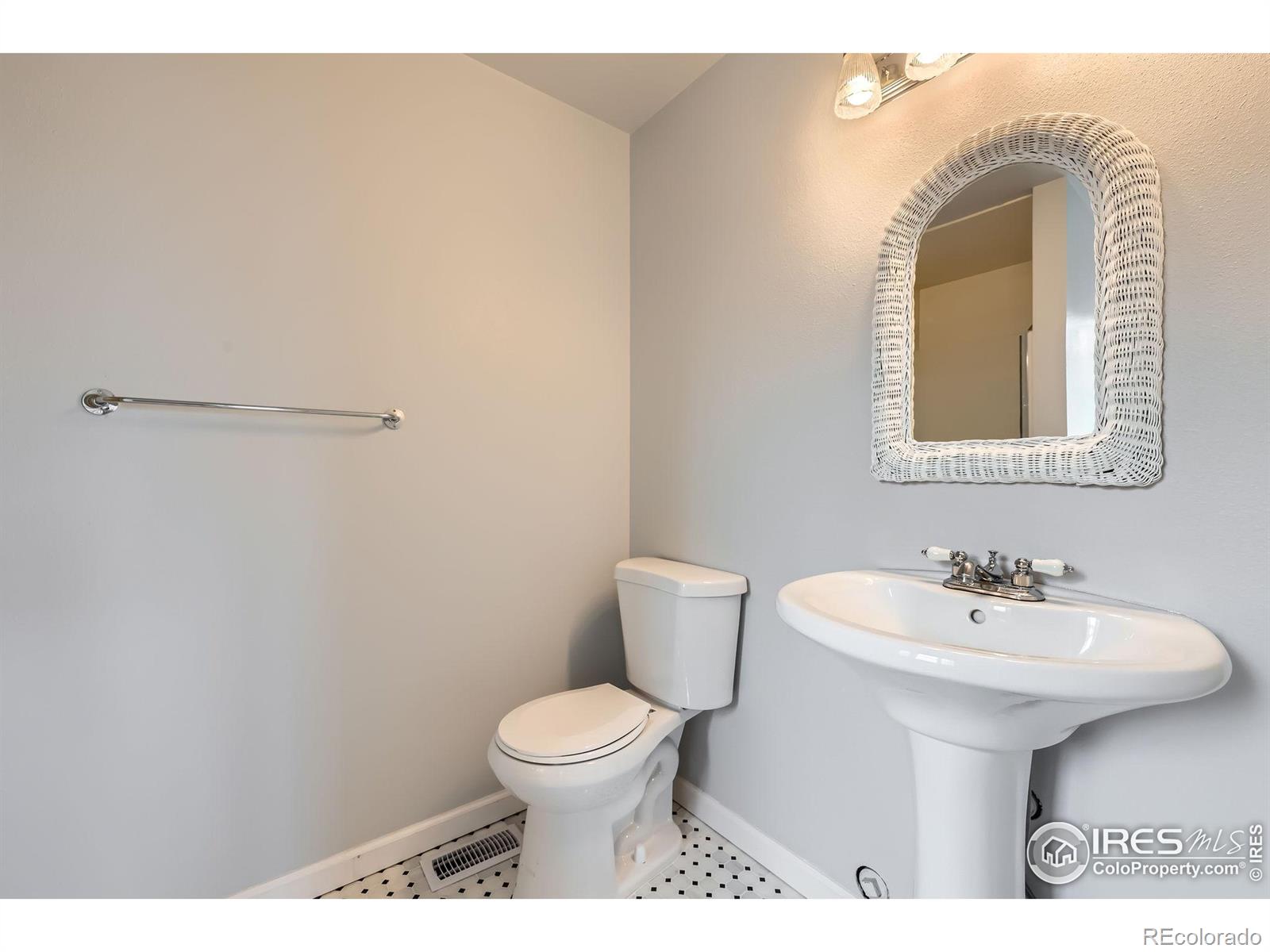 MLS Image #15 for 2850  orion drive,colorado springs, Colorado
