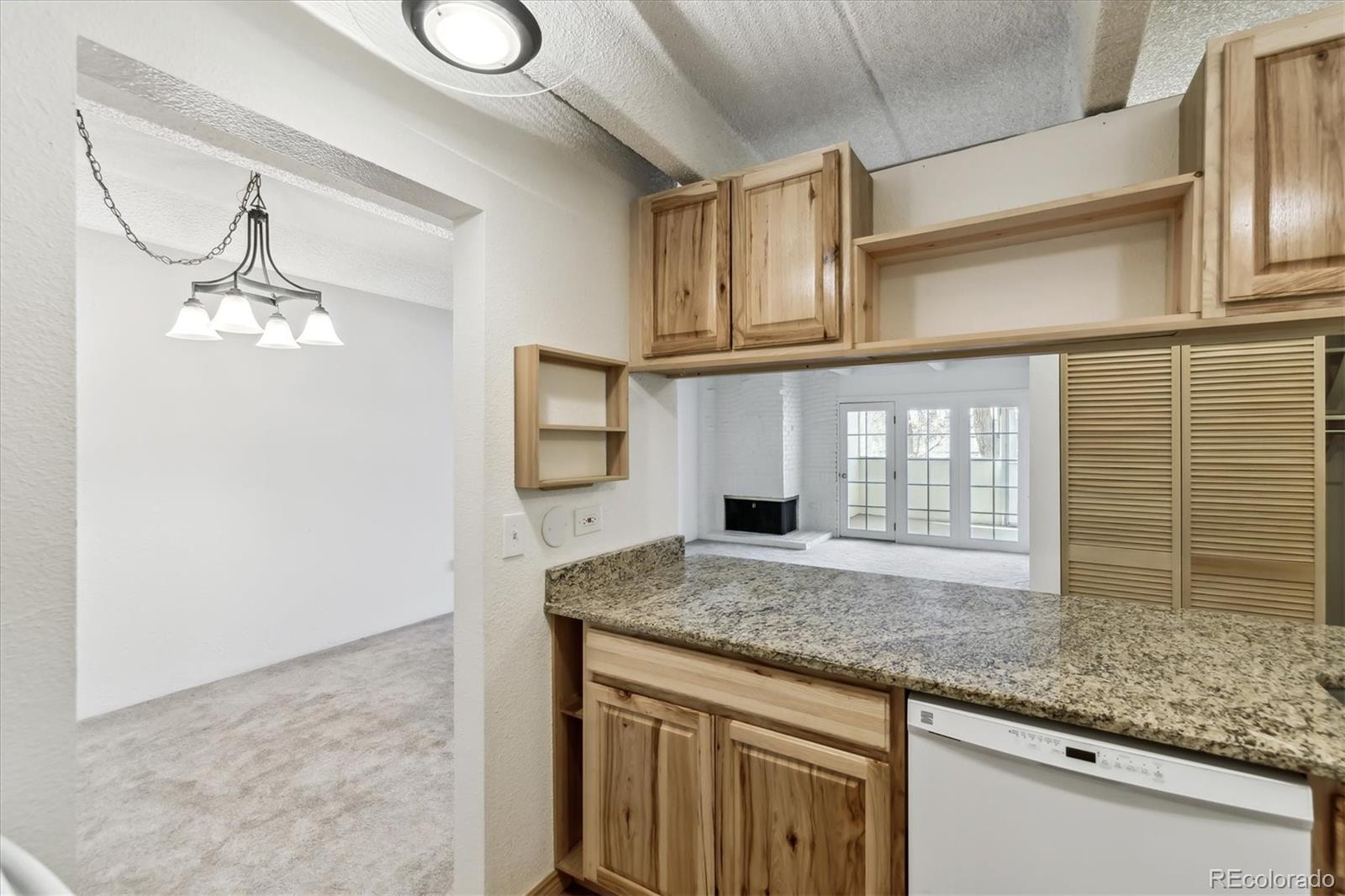 MLS Image #13 for 675 s university boulevard,denver, Colorado