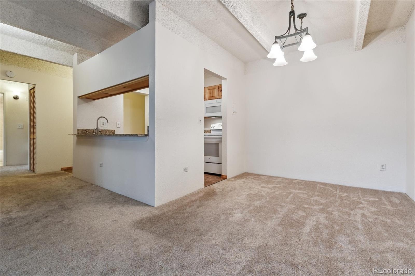 MLS Image #8 for 675 s university boulevard,denver, Colorado