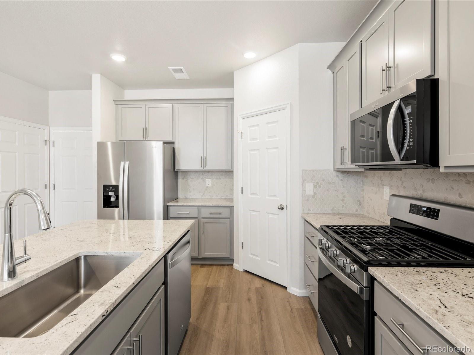 MLS Image #12 for 742 n tempe street,aurora, Colorado