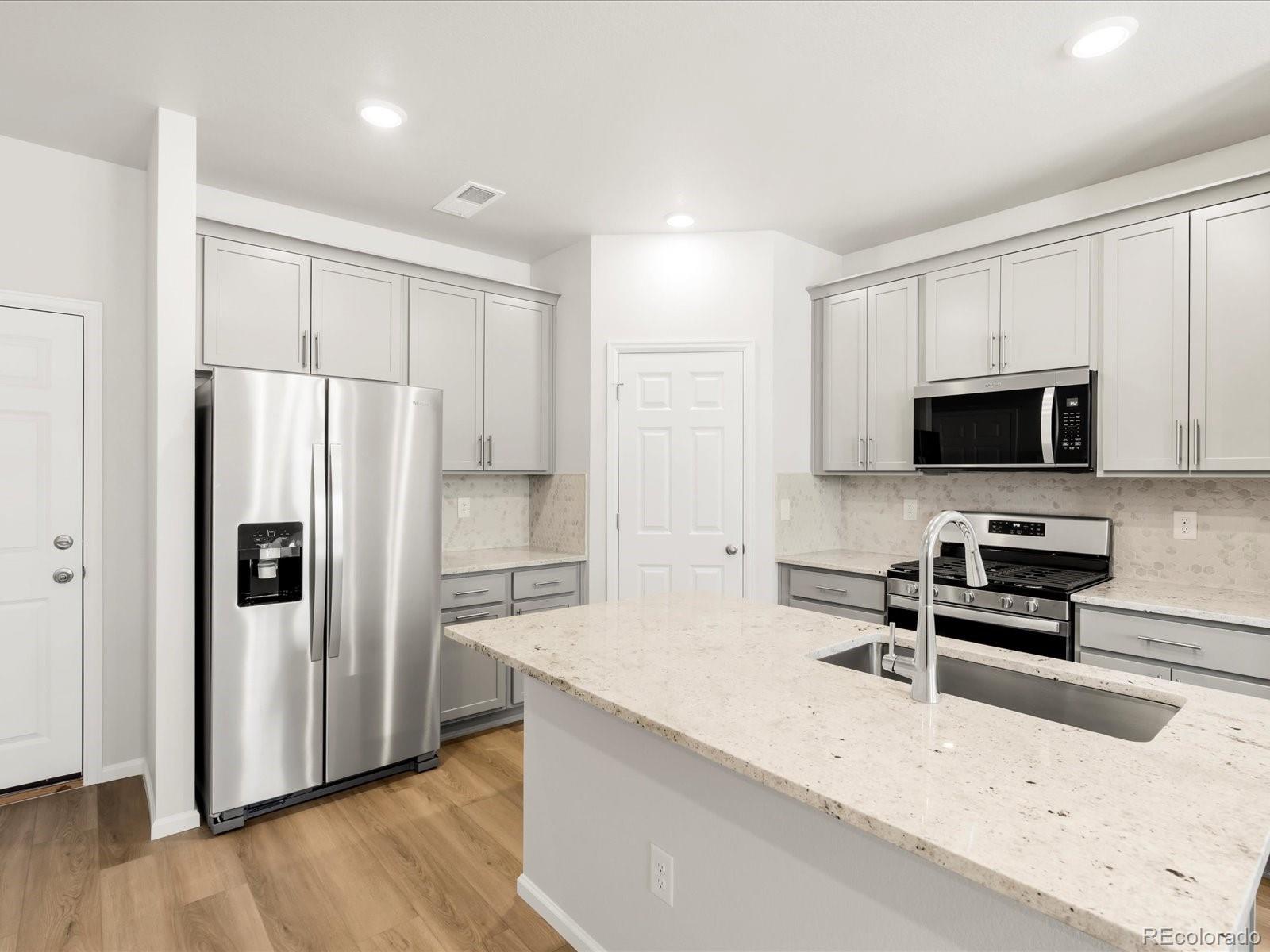 MLS Image #9 for 742 n tempe street,aurora, Colorado