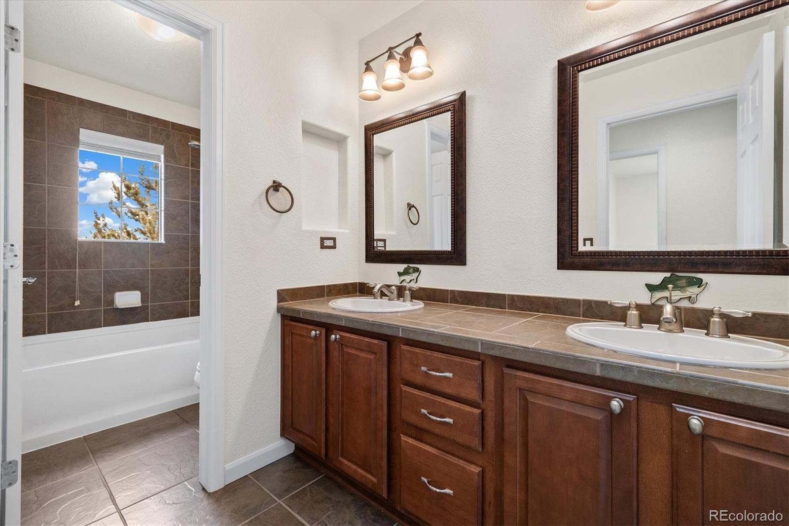 MLS Image #31 for 16330  avalanche run,broomfield, Colorado