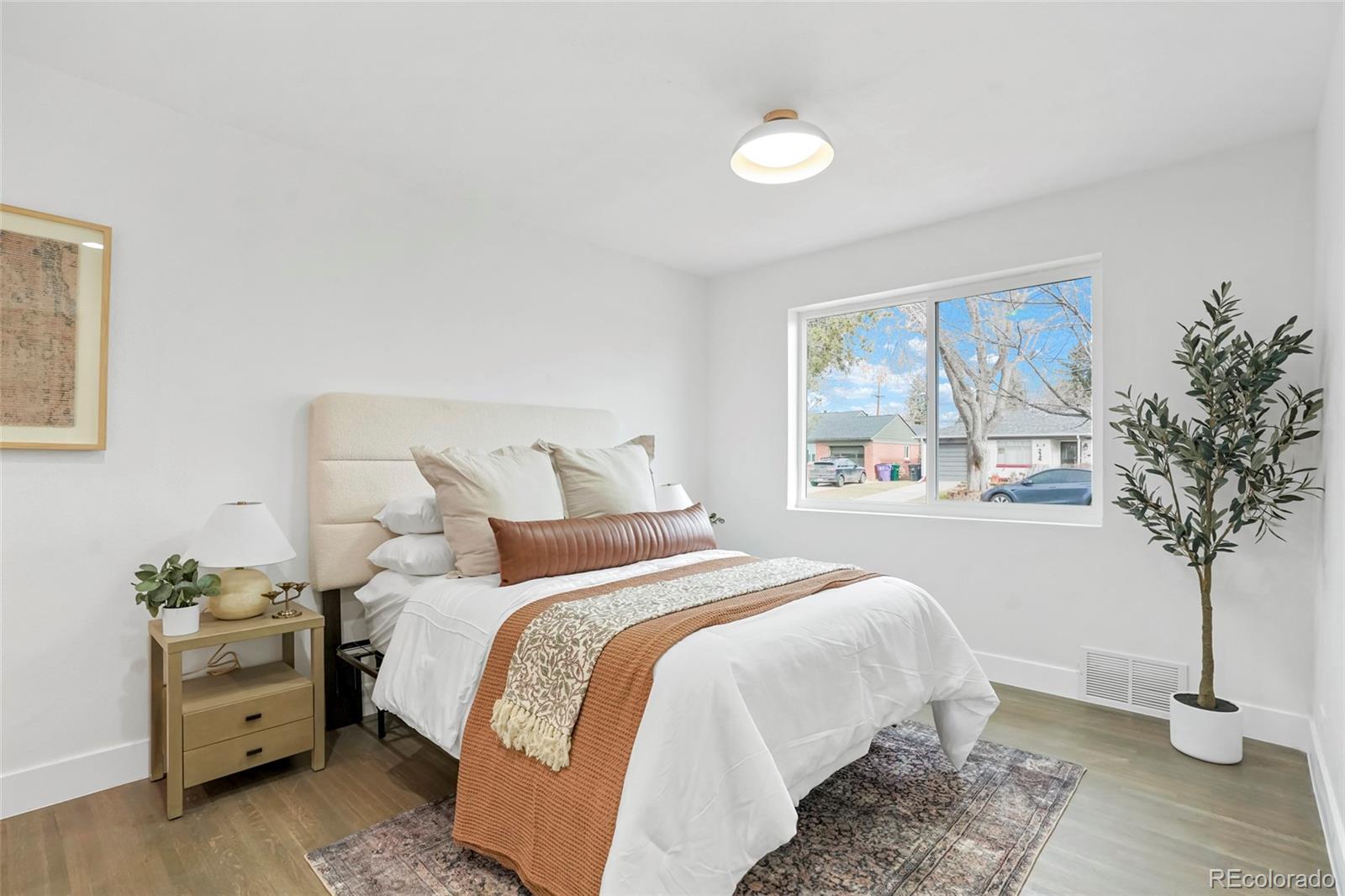 MLS Image #10 for 211  newport street,denver, Colorado