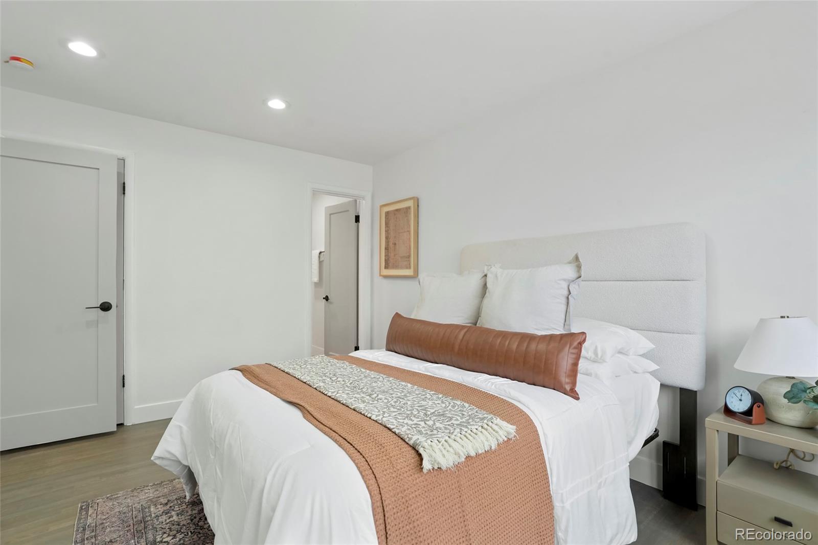 MLS Image #11 for 211  newport street,denver, Colorado