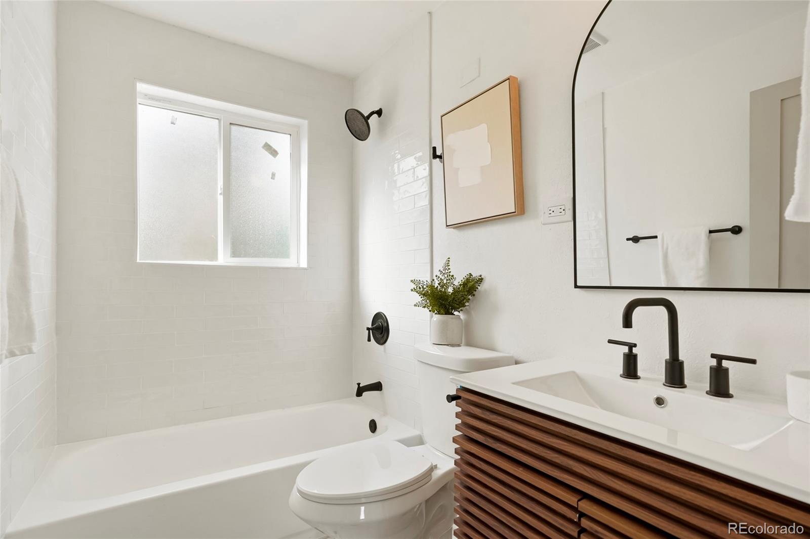 MLS Image #15 for 211  newport street,denver, Colorado