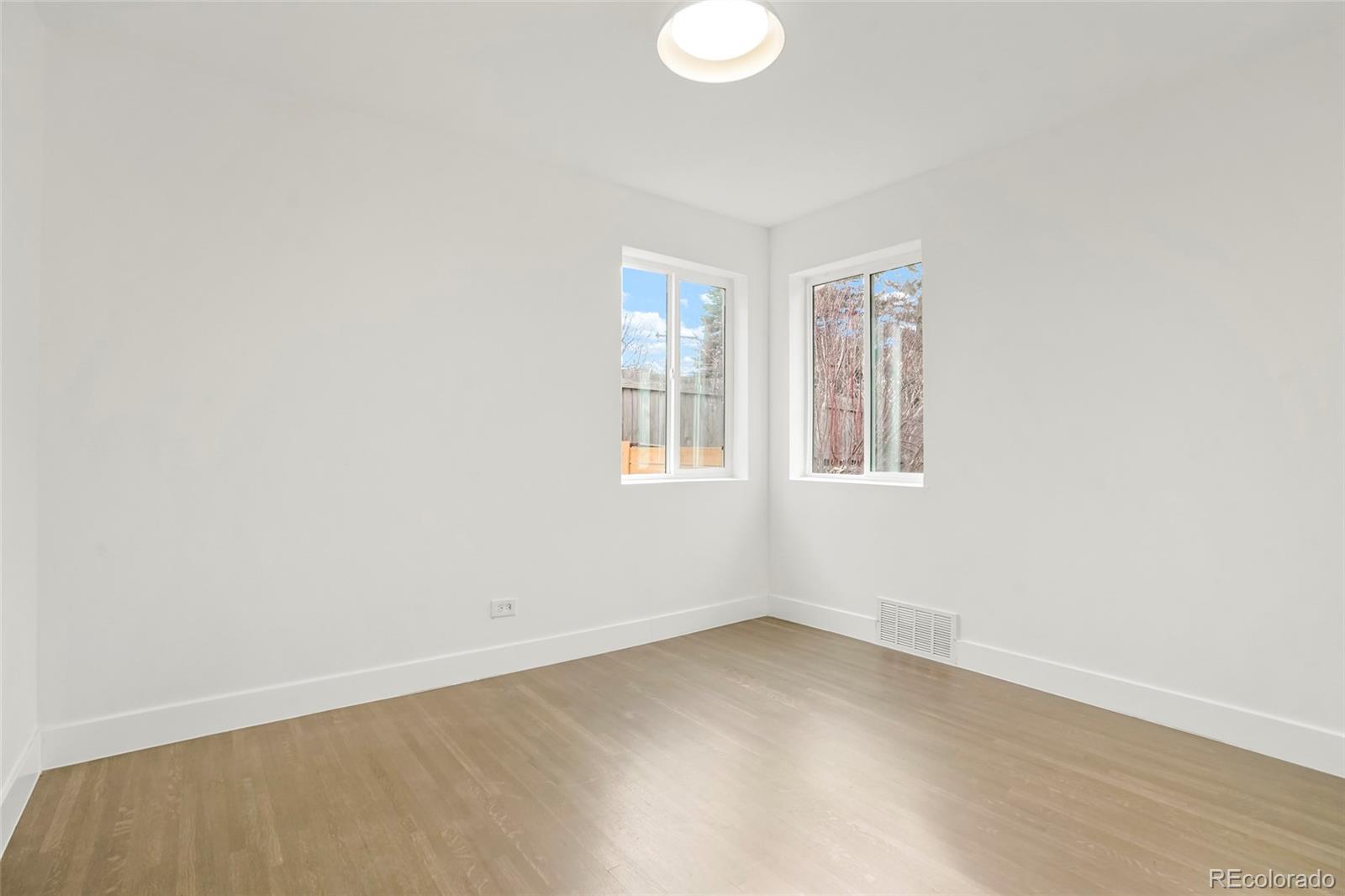 MLS Image #16 for 211  newport street,denver, Colorado