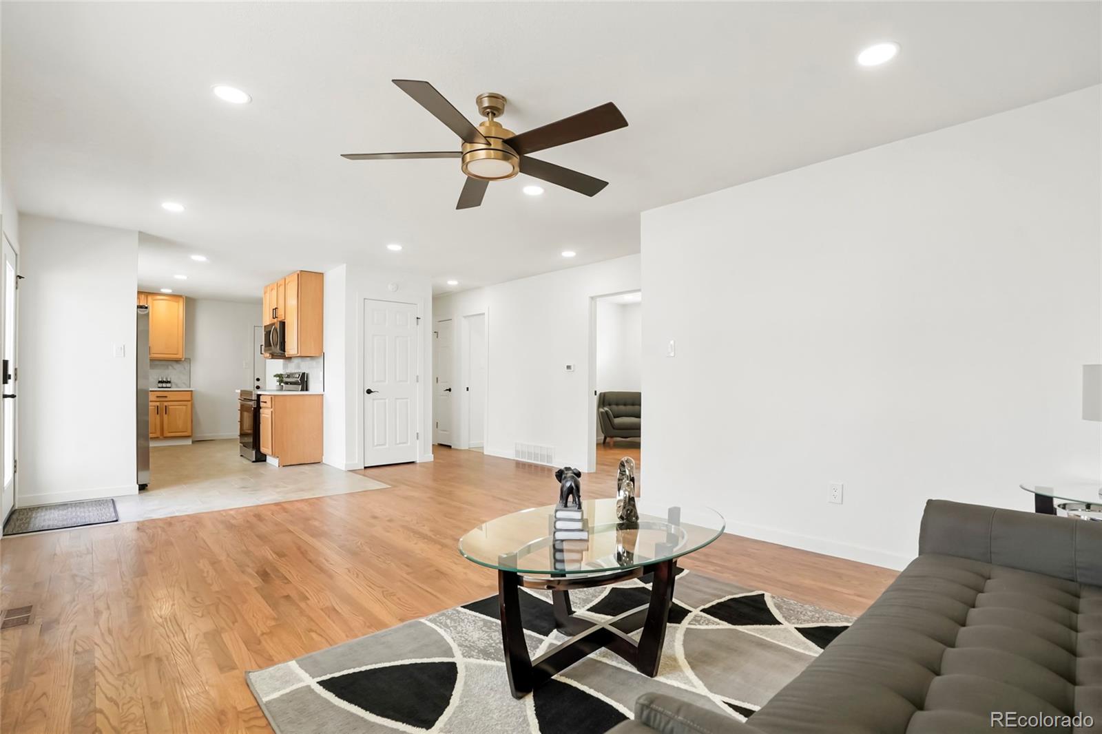 MLS Image #3 for 9101  clarkson street,thornton, Colorado