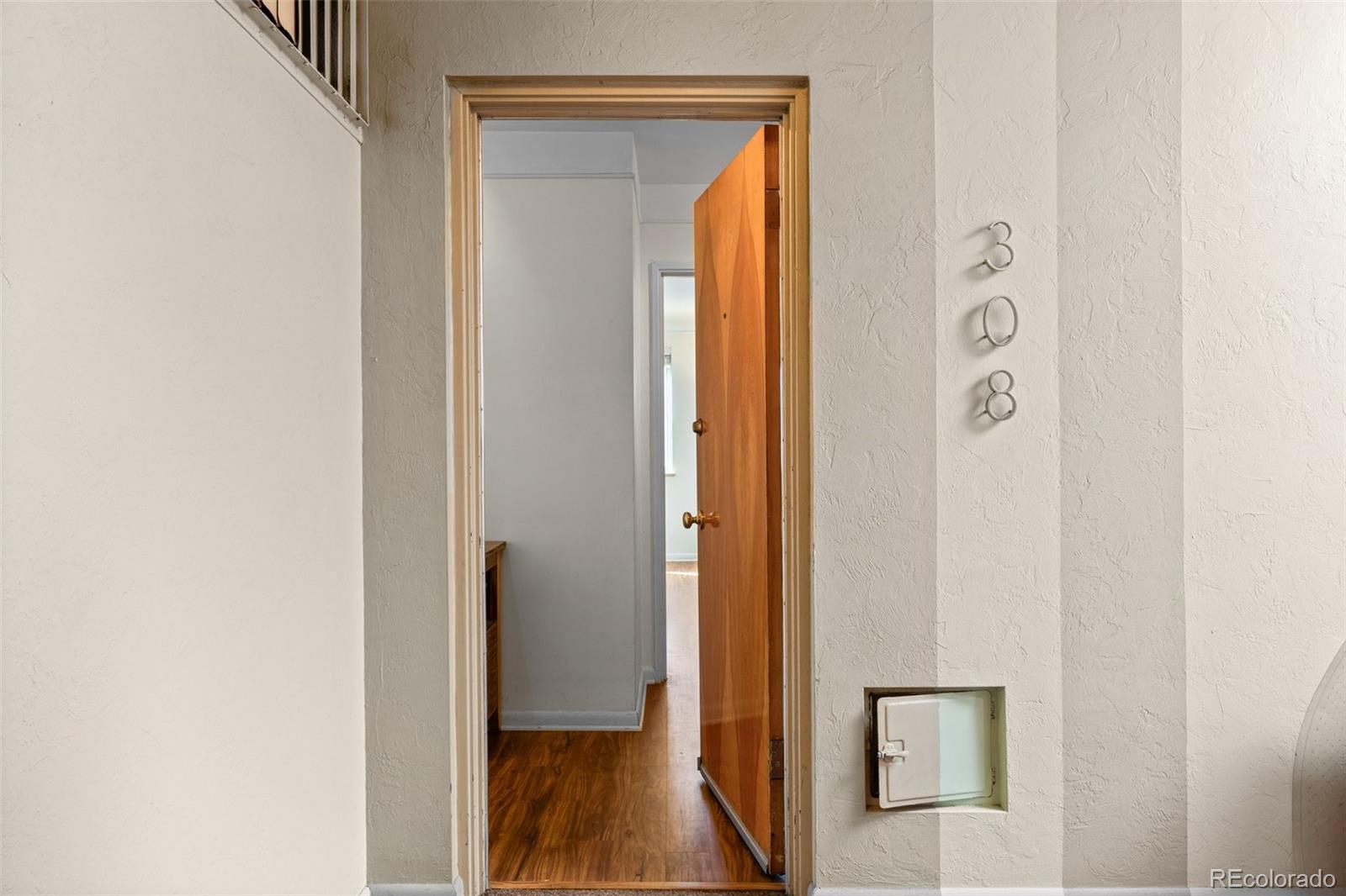 MLS Image #3 for 1175 n emerson street,denver, Colorado