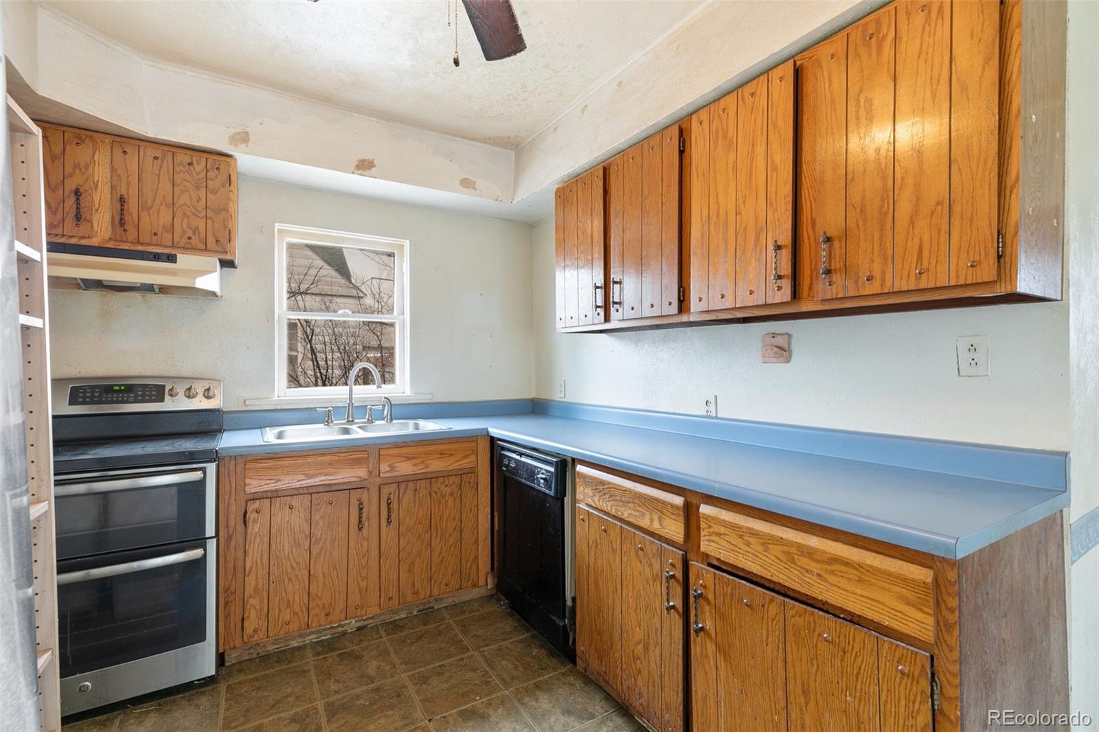MLS Image #15 for 228 e jefferson street,colorado springs, Colorado
