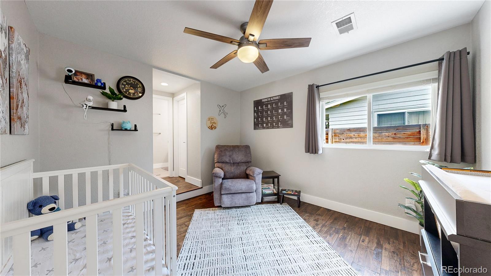 MLS Image #11 for 2551 s bellaire street,denver, Colorado