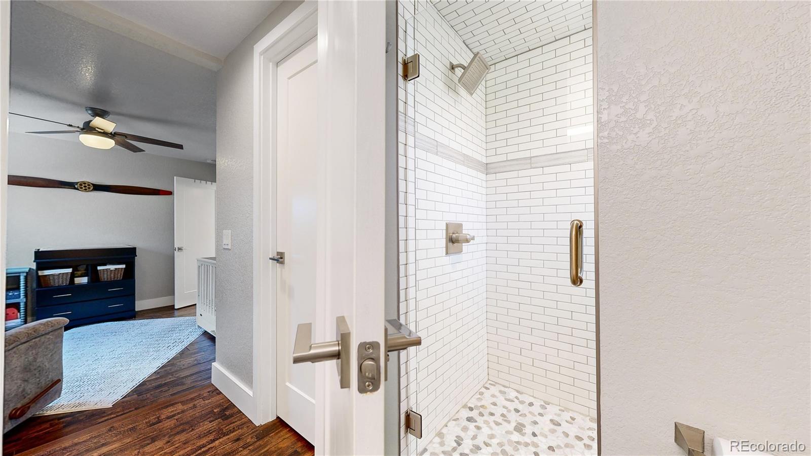 MLS Image #14 for 2551 s bellaire street,denver, Colorado