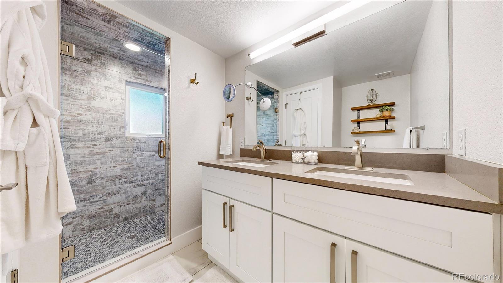 MLS Image #17 for 2551 s bellaire street,denver, Colorado