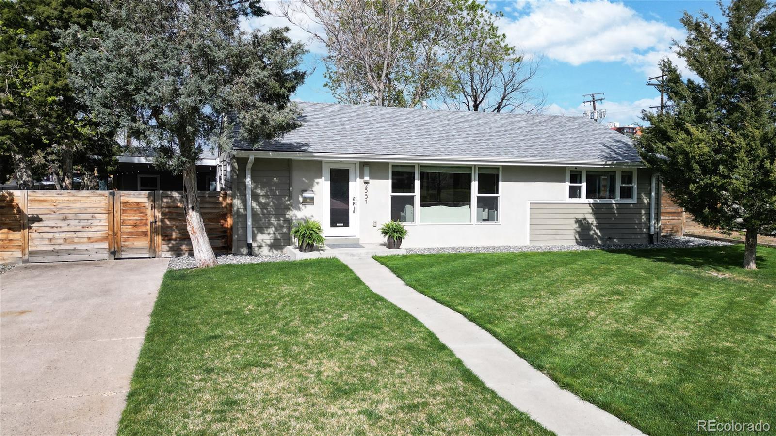 MLS Image #2 for 2551 s bellaire street,denver, Colorado