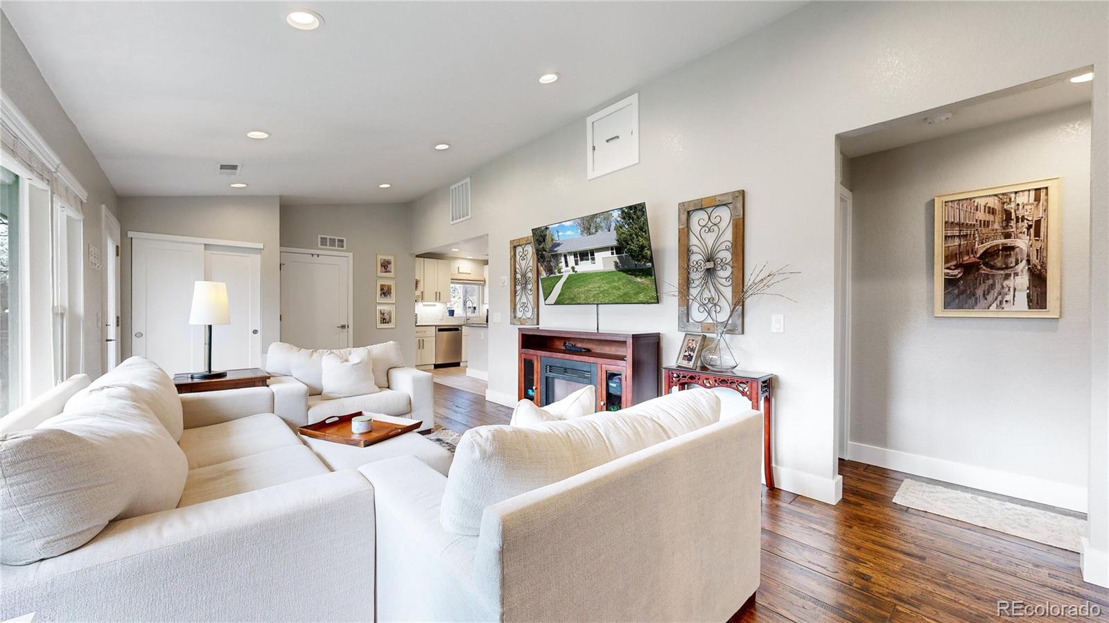 MLS Image #5 for 2551 s bellaire street,denver, Colorado