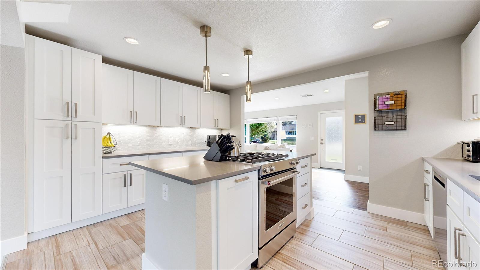 MLS Image #8 for 2551 s bellaire street,denver, Colorado