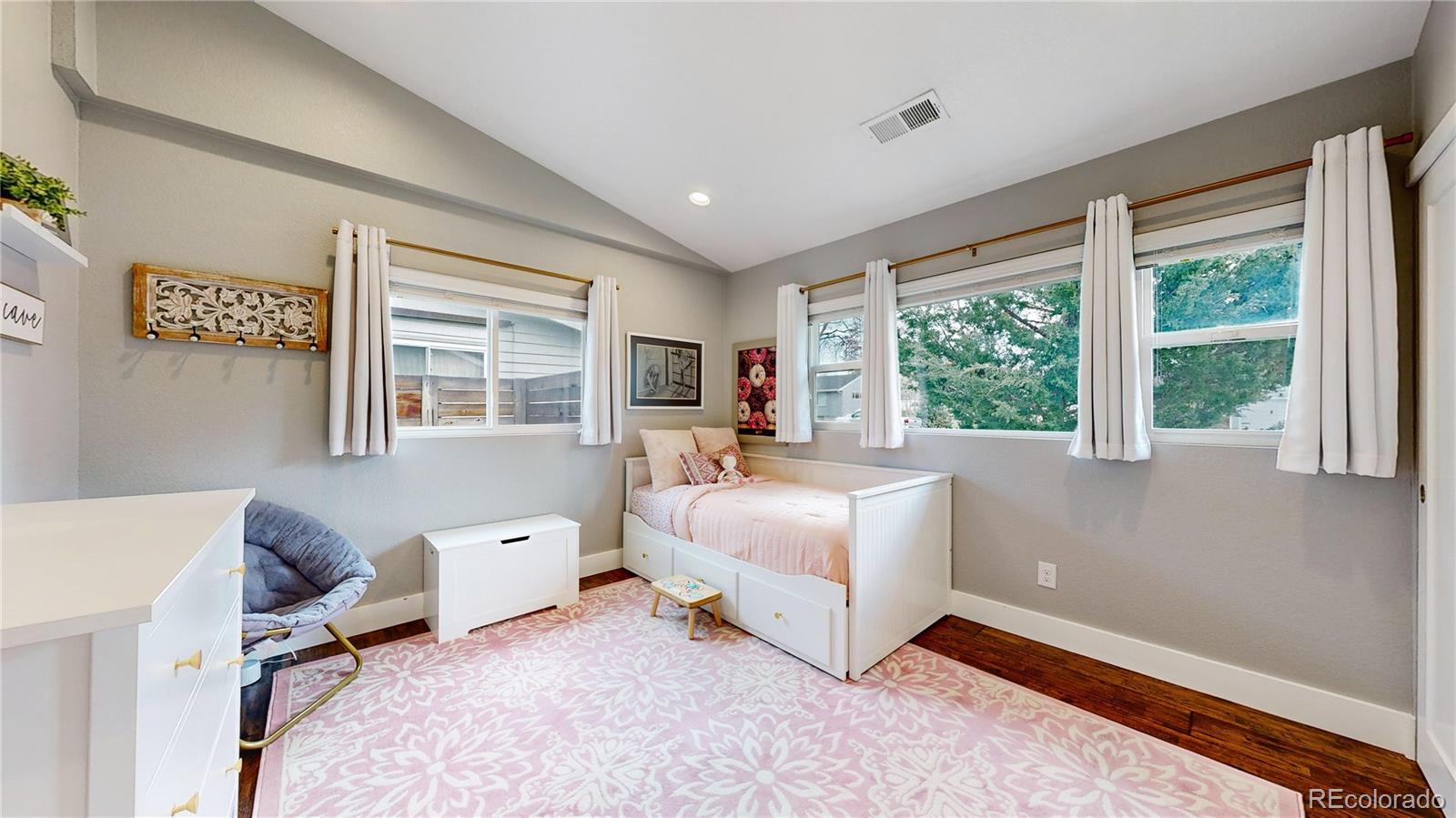 MLS Image #9 for 2551 s bellaire street,denver, Colorado