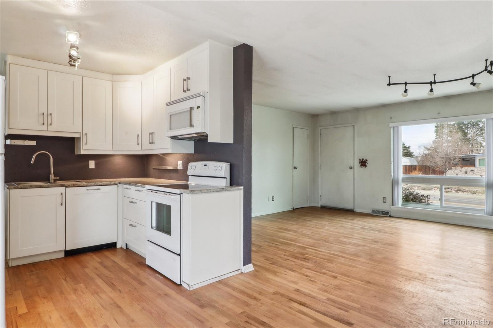MLS Image #8 for 7412 w 76th avenue,arvada, Colorado