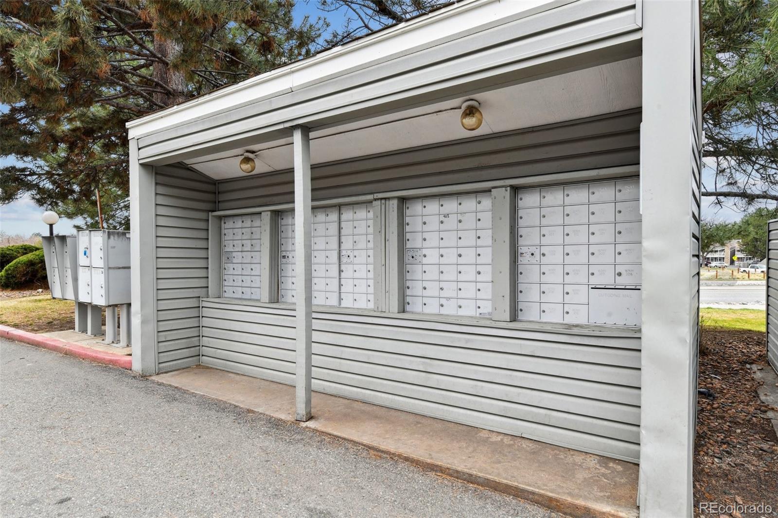 MLS Image #24 for 910 s walden street,aurora, Colorado