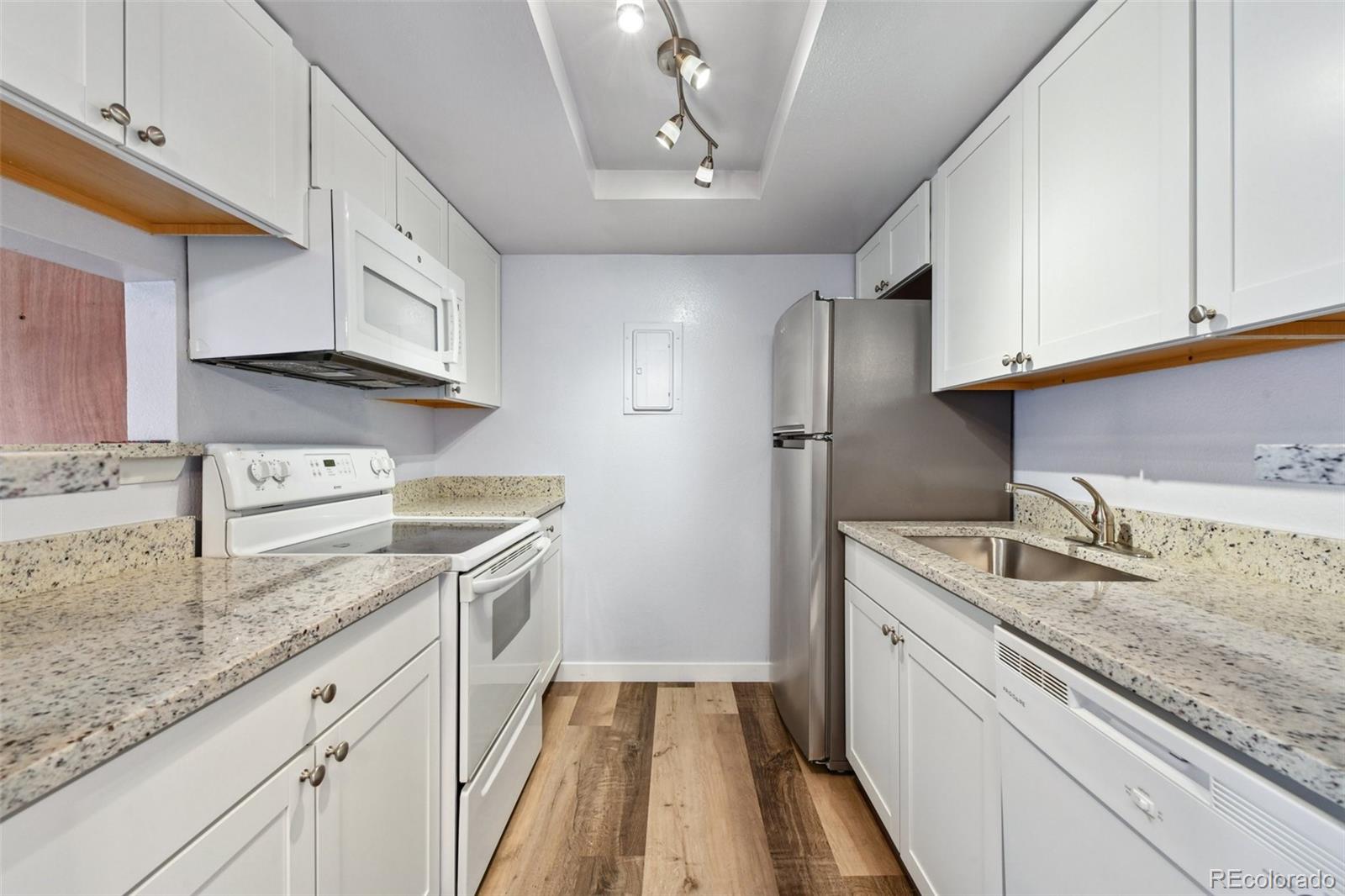 MLS Image #6 for 910 s walden street,aurora, Colorado