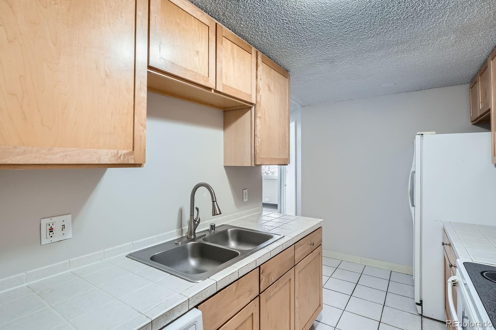 MLS Image #5 for 2225  buchtel boulevard,denver, Colorado