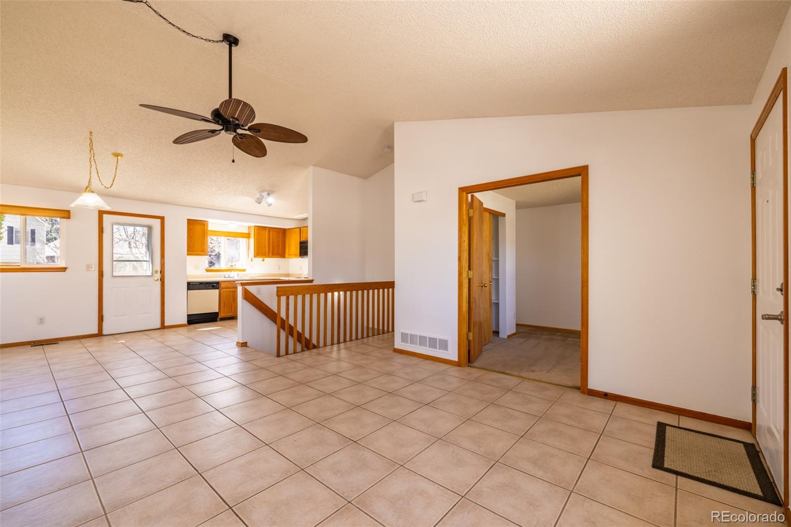 MLS Image #3 for 1019  red oak drive,longmont, Colorado
