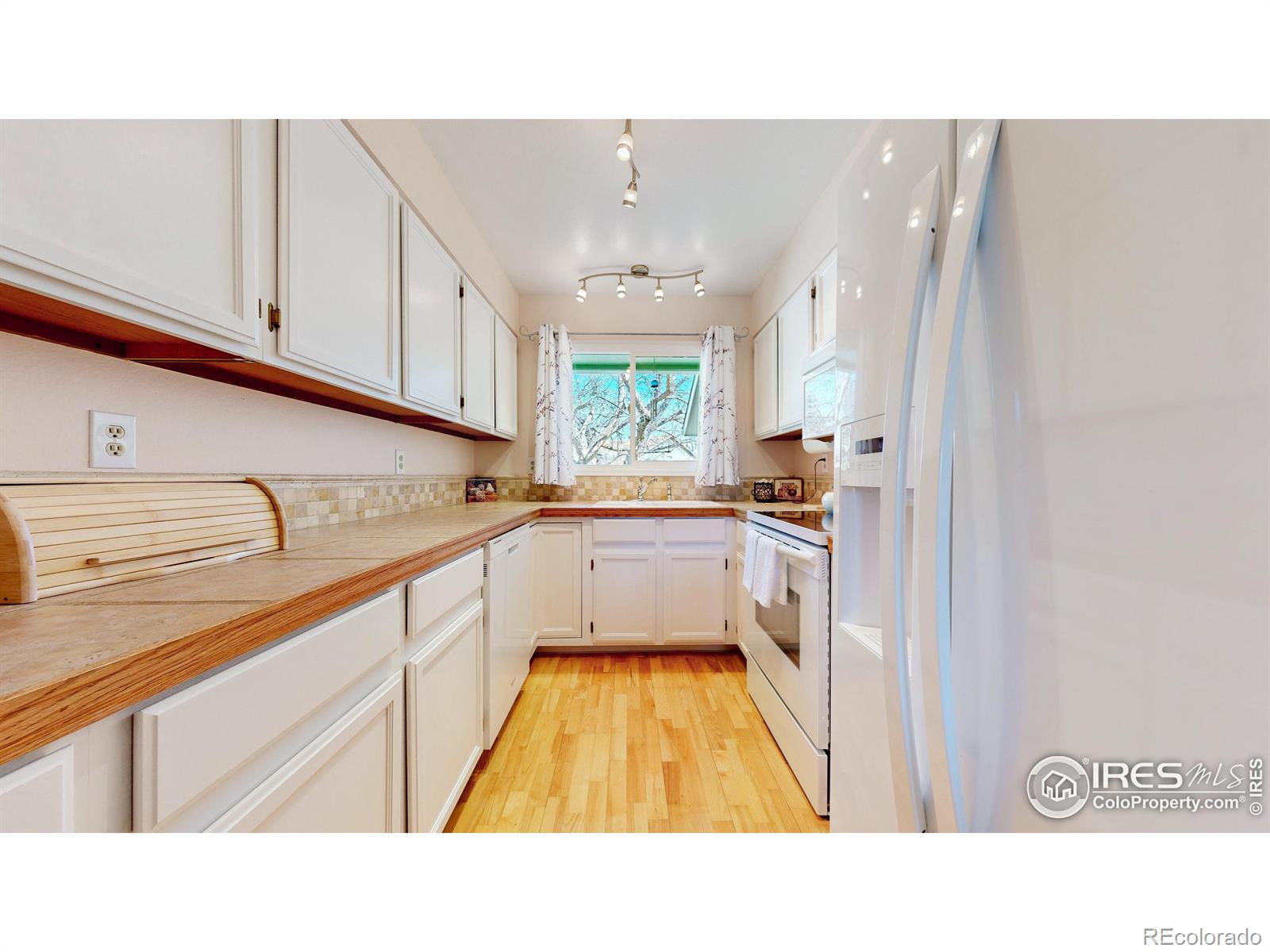 MLS Image #13 for 5413  fossil court,fort collins, Colorado