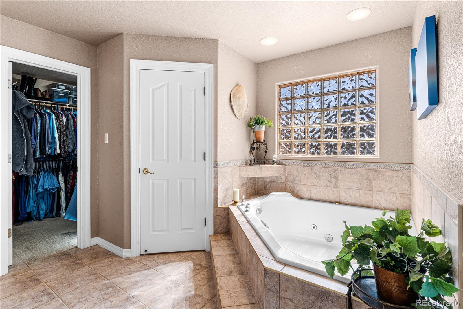 MLS Image #15 for 135 s hacienda del sol drive,pueblo, Colorado