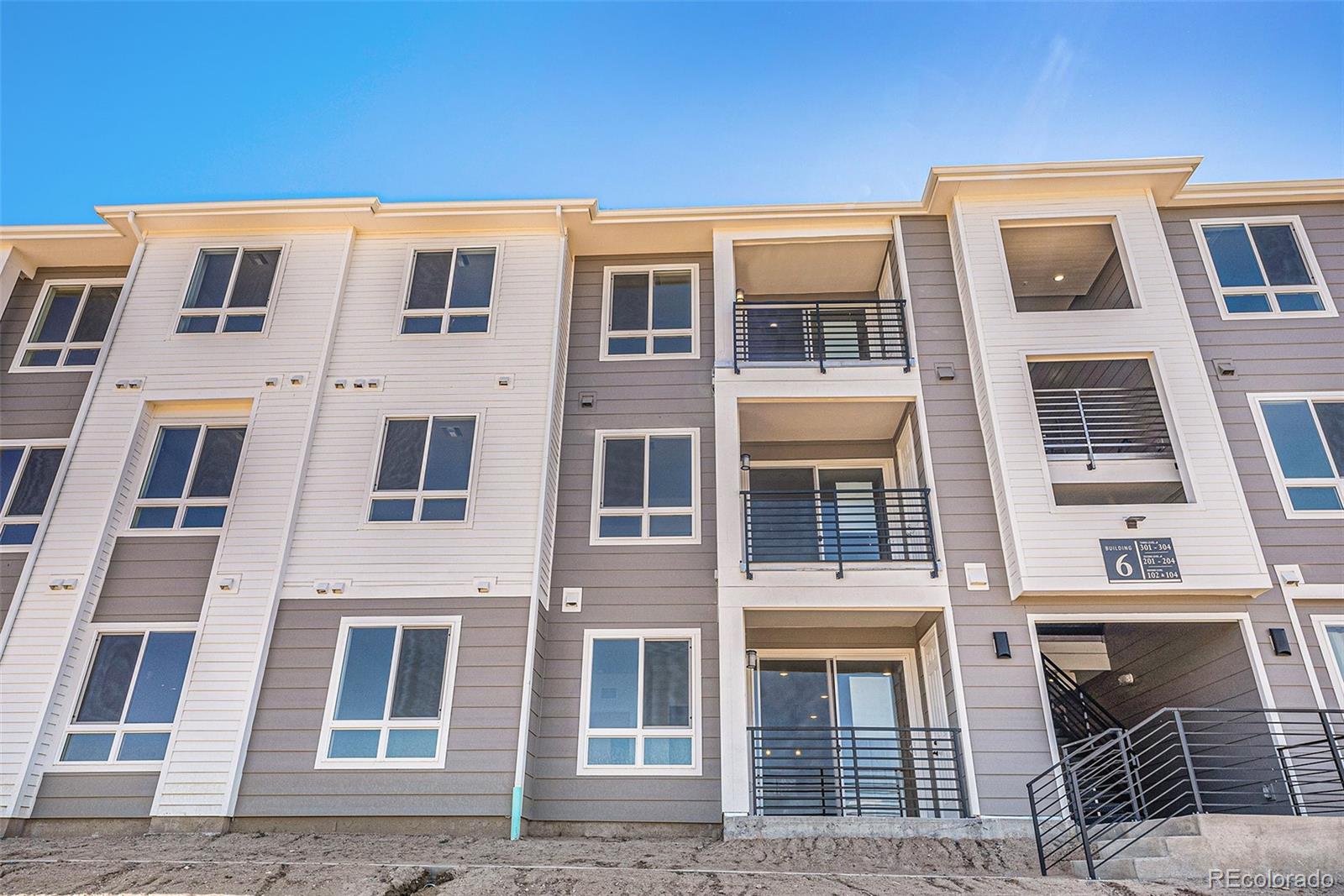 MLS Image #8 for 6153 n ceylon street,denver, Colorado