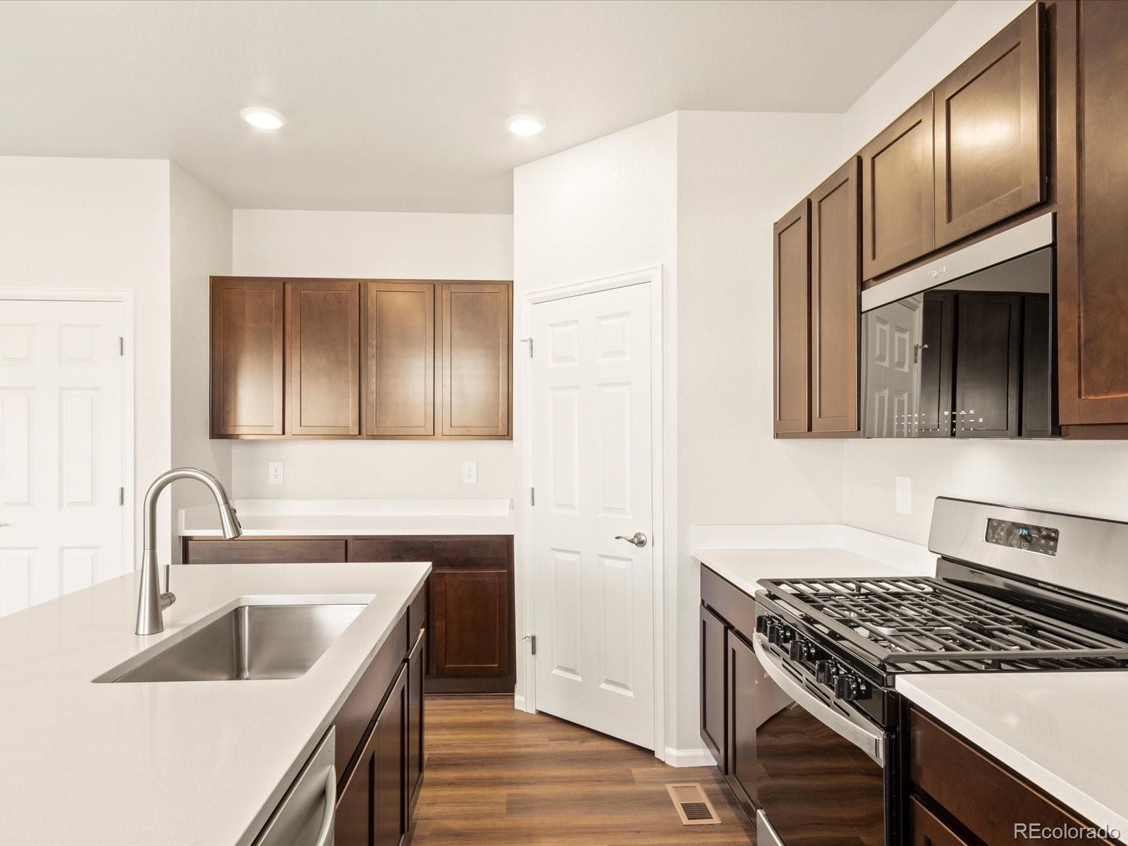 MLS Image #14 for 1039  odessa lake road,severance, Colorado