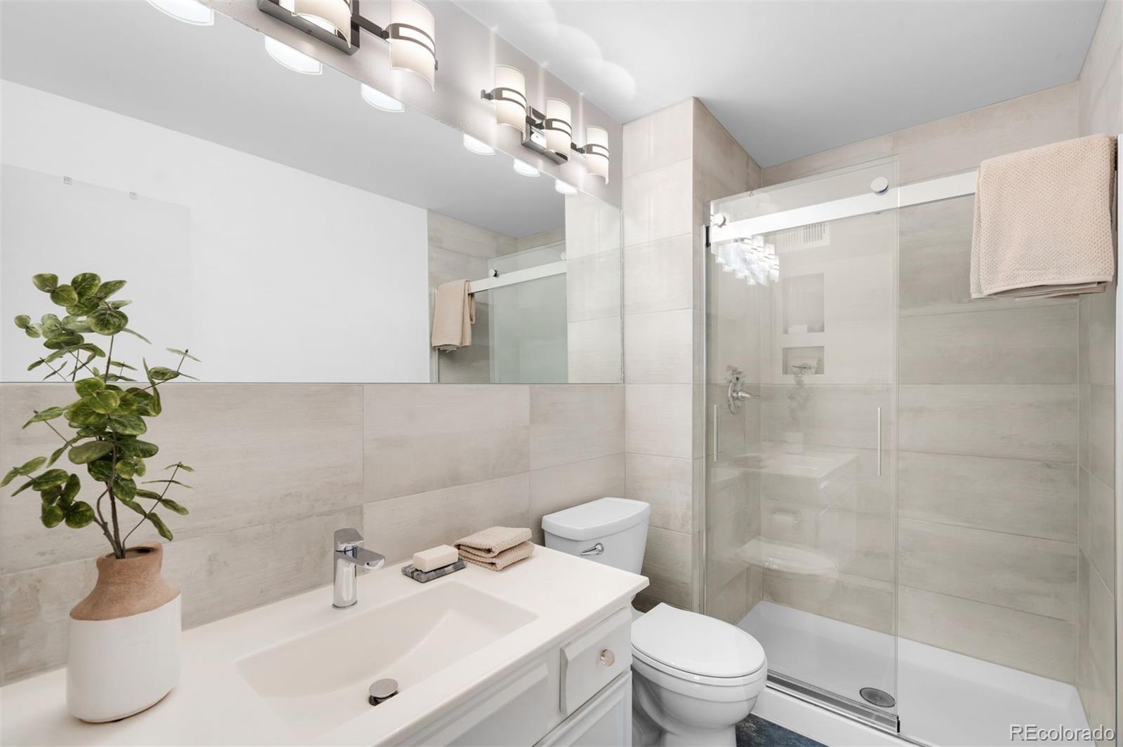 MLS Image #17 for 3465 s poplar street,denver, Colorado