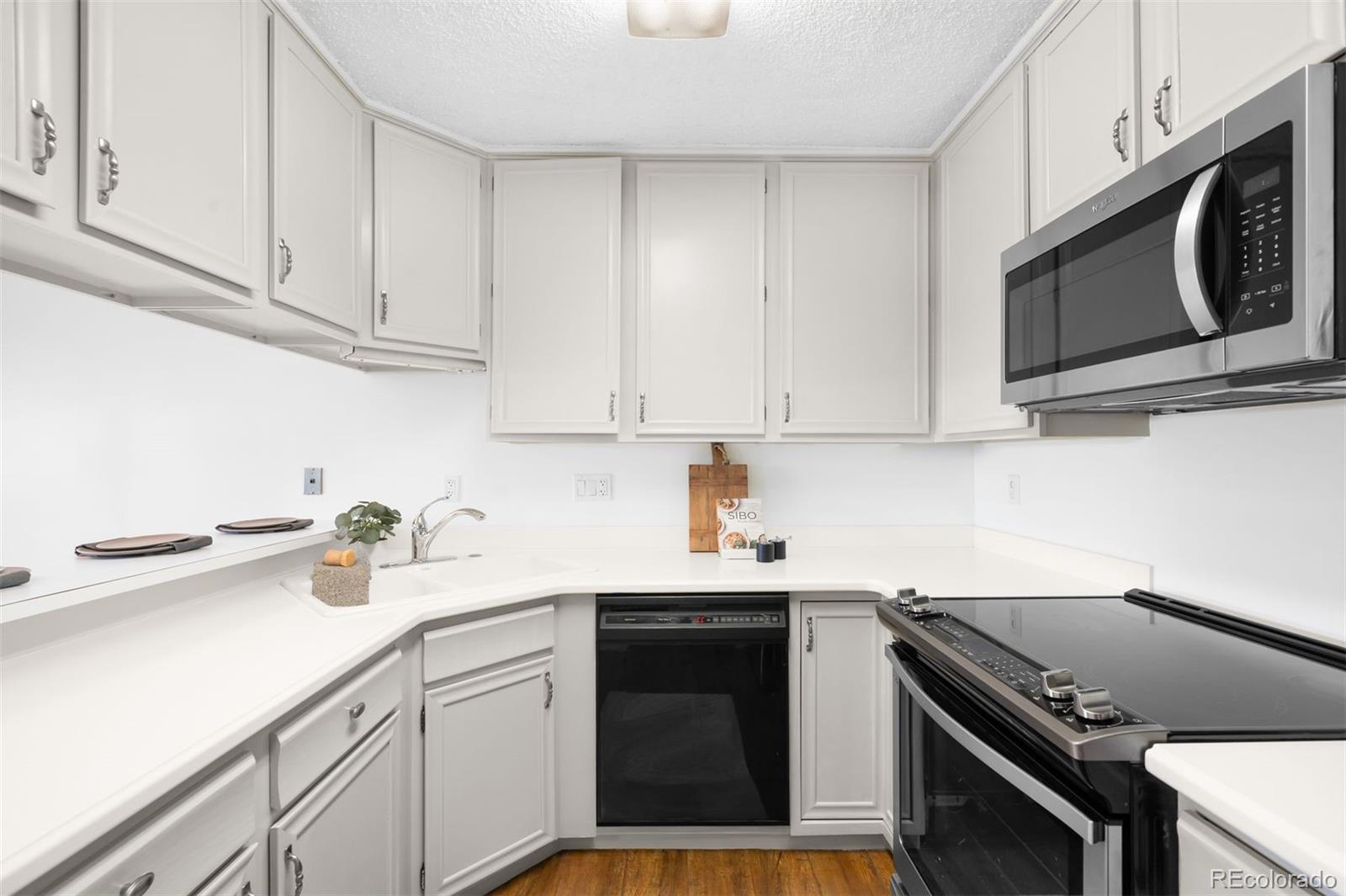 MLS Image #9 for 3465 s poplar street,denver, Colorado