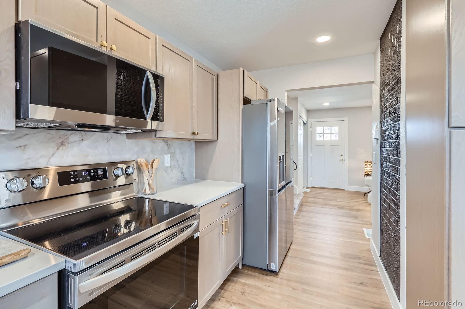 MLS Image #10 for 12932 e elgin place,denver, Colorado