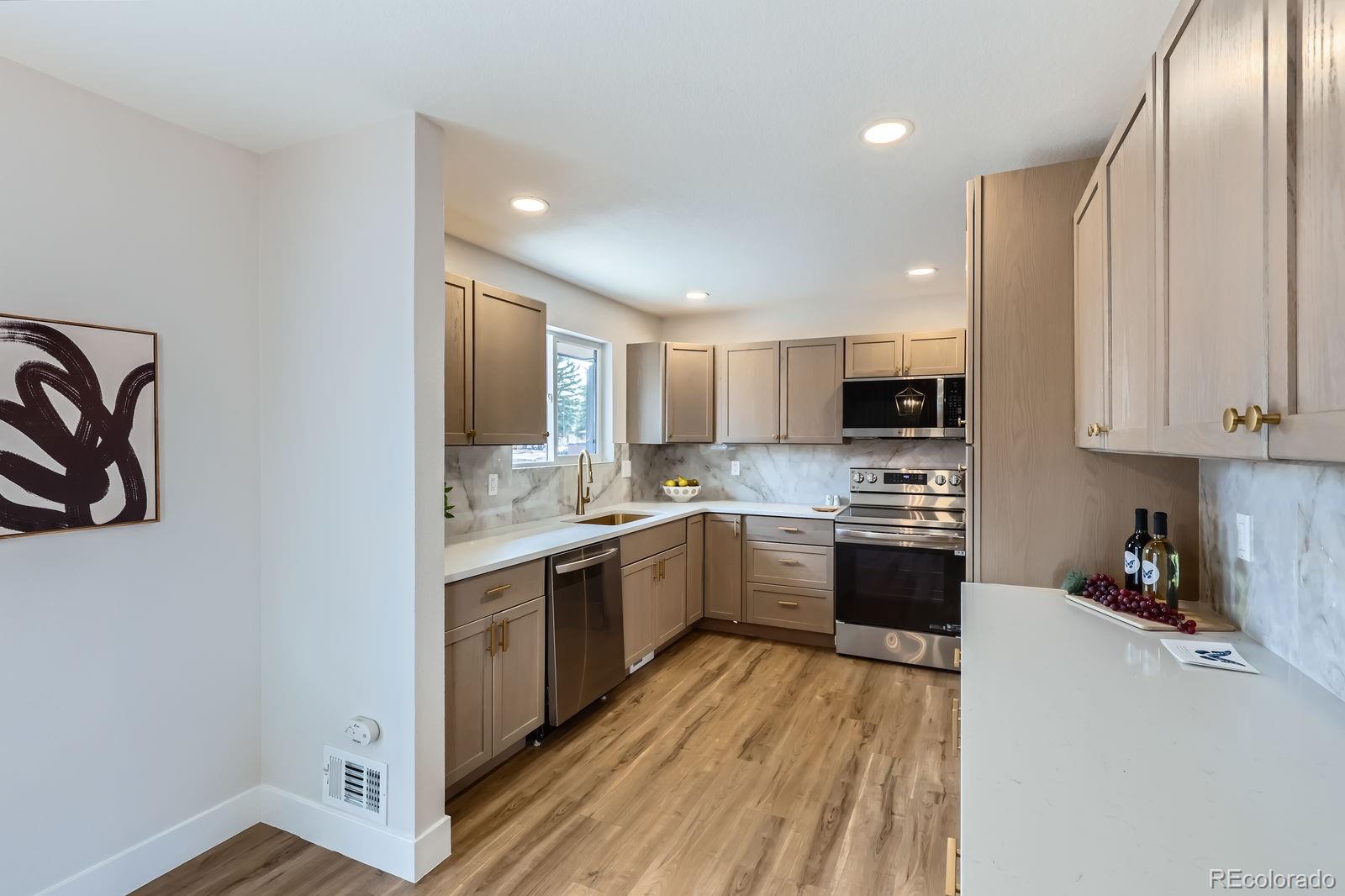 MLS Image #7 for 12932 e elgin place,denver, Colorado